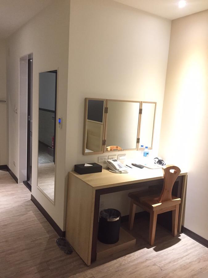Mingli Hotel Kaohsiung Buitenkant foto