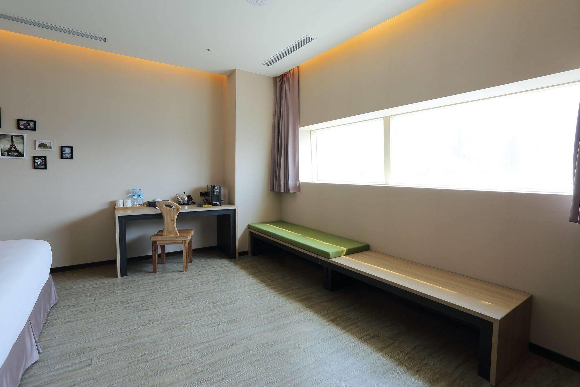 Mingli Hotel Kaohsiung Buitenkant foto